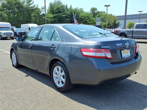 Used 2011 Toyota Camry LE w/ LE Extra-Value Pkg FWD image 4