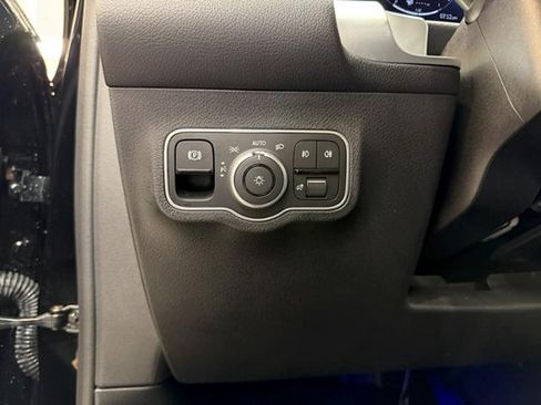 Used 2024 Mercedes-Benz GLB 250 image 21
