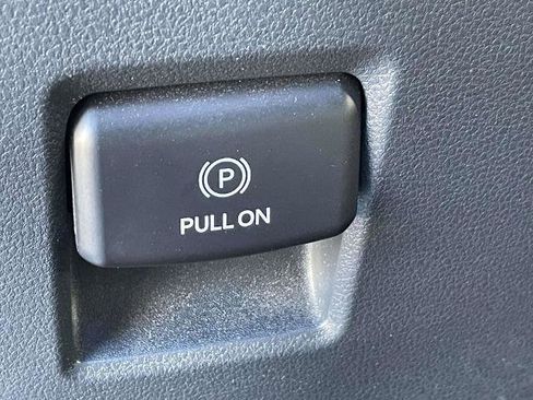 Certified 2022 Ford F150 XLT w/ Equipment Group 302A High image 18