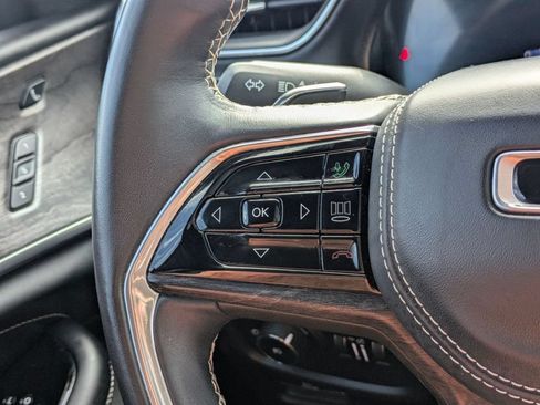 Used 2021 Jeep Grand Cherokee L Overland w/ Luxury Tech Group IV AWD/4WD image 17