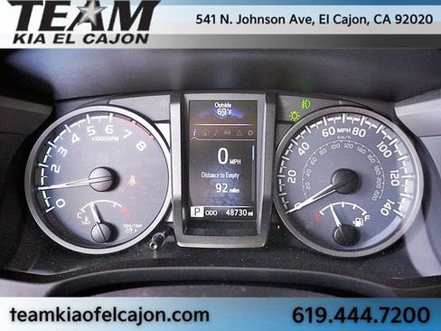 Used 2017 Toyota Tacoma TRD Sport AWD/4WD image 36