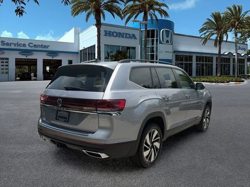 Used 2024 Volkswagen Atlas SE FWD image 8