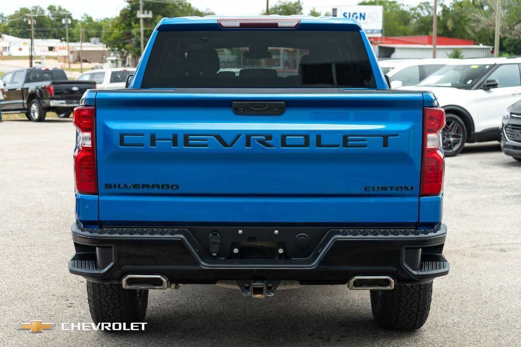 Used 2022 Chevrolet Silverado 1500 Custom Trail Boss w/ LPO, Dark Essentials Package AWD/4WD image 7