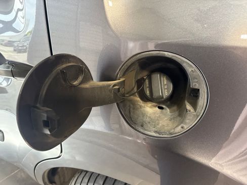Used 2015 Honda Pilot LX image 10