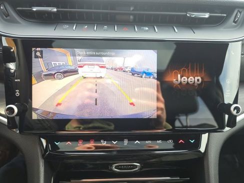 New 2026 Jeep Grand Cherokee Laredo image 21