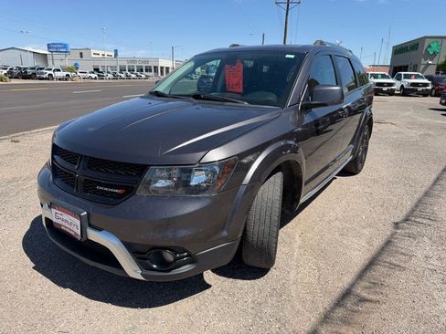 Used 2020 Dodge Journey Crossroad FWD image 2