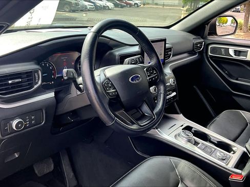 Used 2020 Ford Explorer XLT w/ Equipment Group 202A image 16