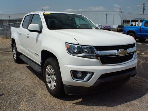 Used 2016 Chevrolet Colorado LT w/ LT Convenience Package RWD image 3