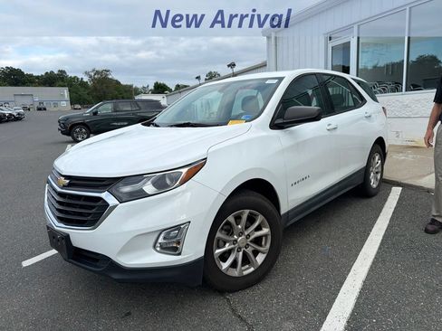 Used 2018 Chevrolet Equinox LS AWD/4WD image 1