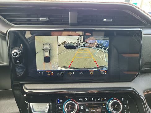 Used 2025 GMC Sierra 1500 AT4 AWD/4WD image 10