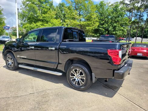 Used 2020 Nissan Titan SV w/ SV Convenience Package AWD/4WD image 3