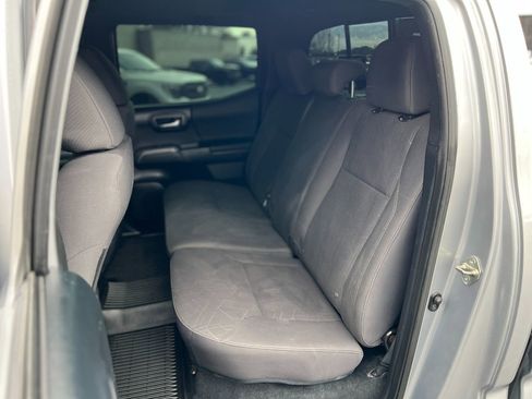 Used 2016 Toyota Tacoma TRD Off-Road image 26