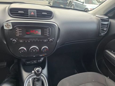 Used 2016 Kia Soul FWD image 16