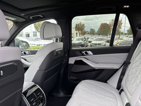 Used 2026 BMW X5 xDrive40i image 34