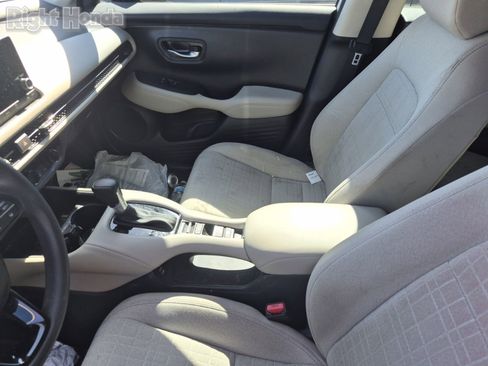 Used 2025 Honda HR-V LX image 9