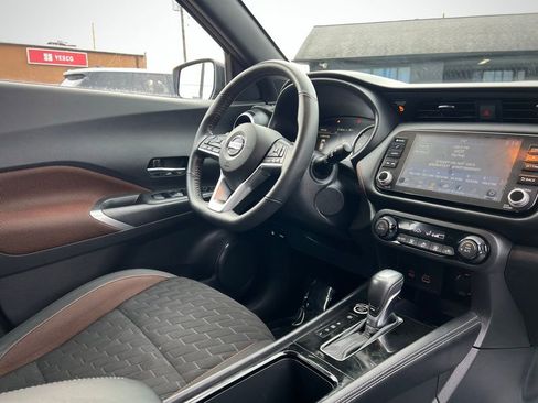 Used 2021 Nissan Kicks SR image 29