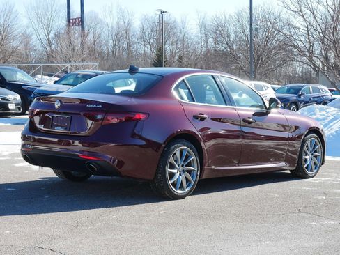 Used 2018 Alfa Romeo Giulia AWD image 6