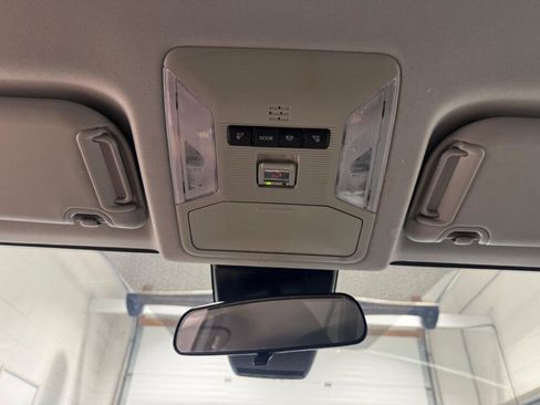 Used 2025 Toyota RAV4 XLE AWD/4WD image 29