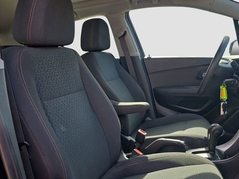 Used 2017 Chevrolet Trax LS image 19