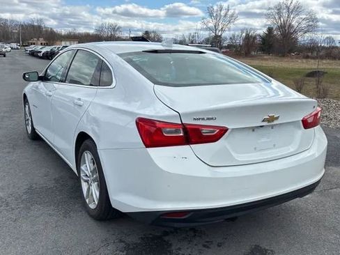 Used 2017 Chevrolet Malibu LT image 3