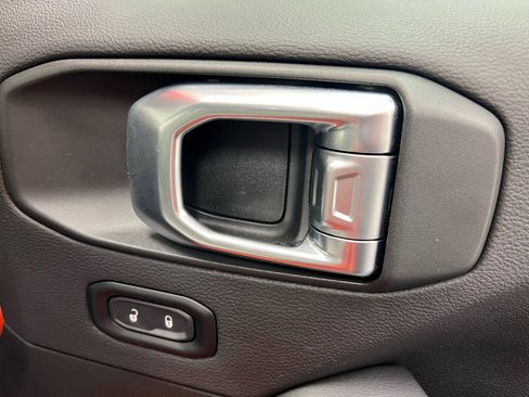 Used 2023 Jeep Gladiator Mojave w/ Cold Weather Group image 15