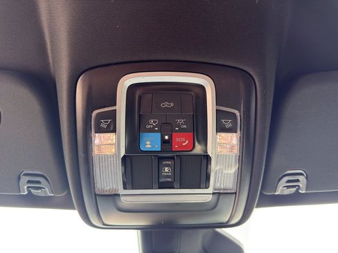 Used 2025 RAM 1500 Big Horn AWD/4WD image 24