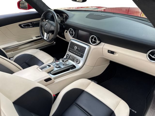 Used 2012 Mercedes-Benz SLS AMG Roadster image 9