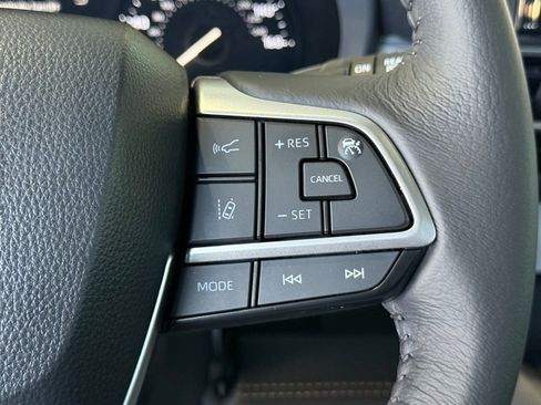 Used 2025 Toyota Sienna XLE w/ XLE Plus Package image 27