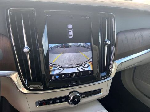 Used 2022 Volvo S90 B6 Inscription w/ Advanced Package image 27