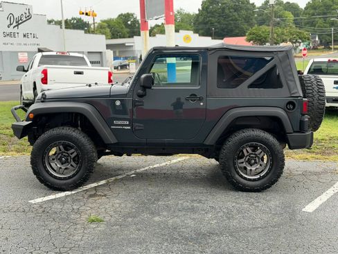 Used 2018 Jeep Wrangler Sport AWD/4WD image 8