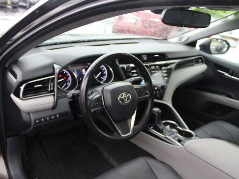 Used 2019 Toyota Camry XLE w/ Driver Assist Package image 19