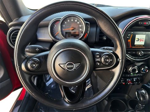 Used 2019 MINI Cooper Convertible image 18