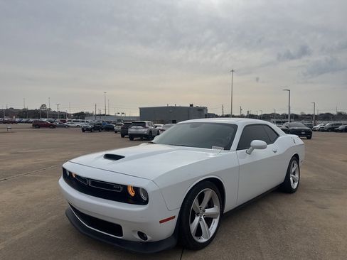 Used 2022 Dodge Challenger GT image 7