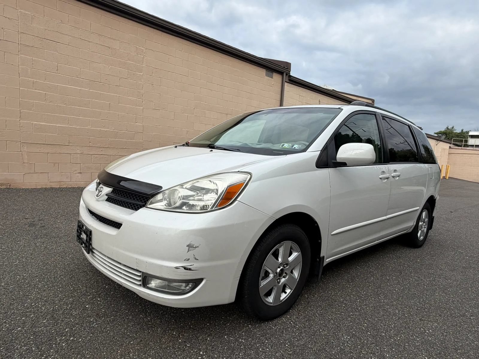Used 2004 Toyota Sienna XLE FWD image 3