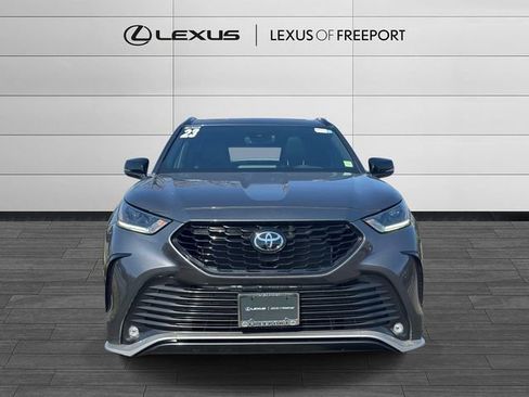 Used 2023 Toyota Highlander XSE image 2