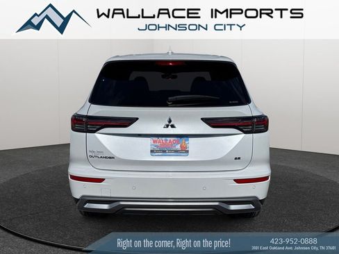 Used 2025 Mitsubishi Outlander AWD image 4