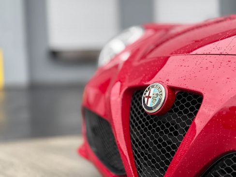 Used 2015 Alfa Romeo 4C Launch Edition w/ Convenience Group image 11