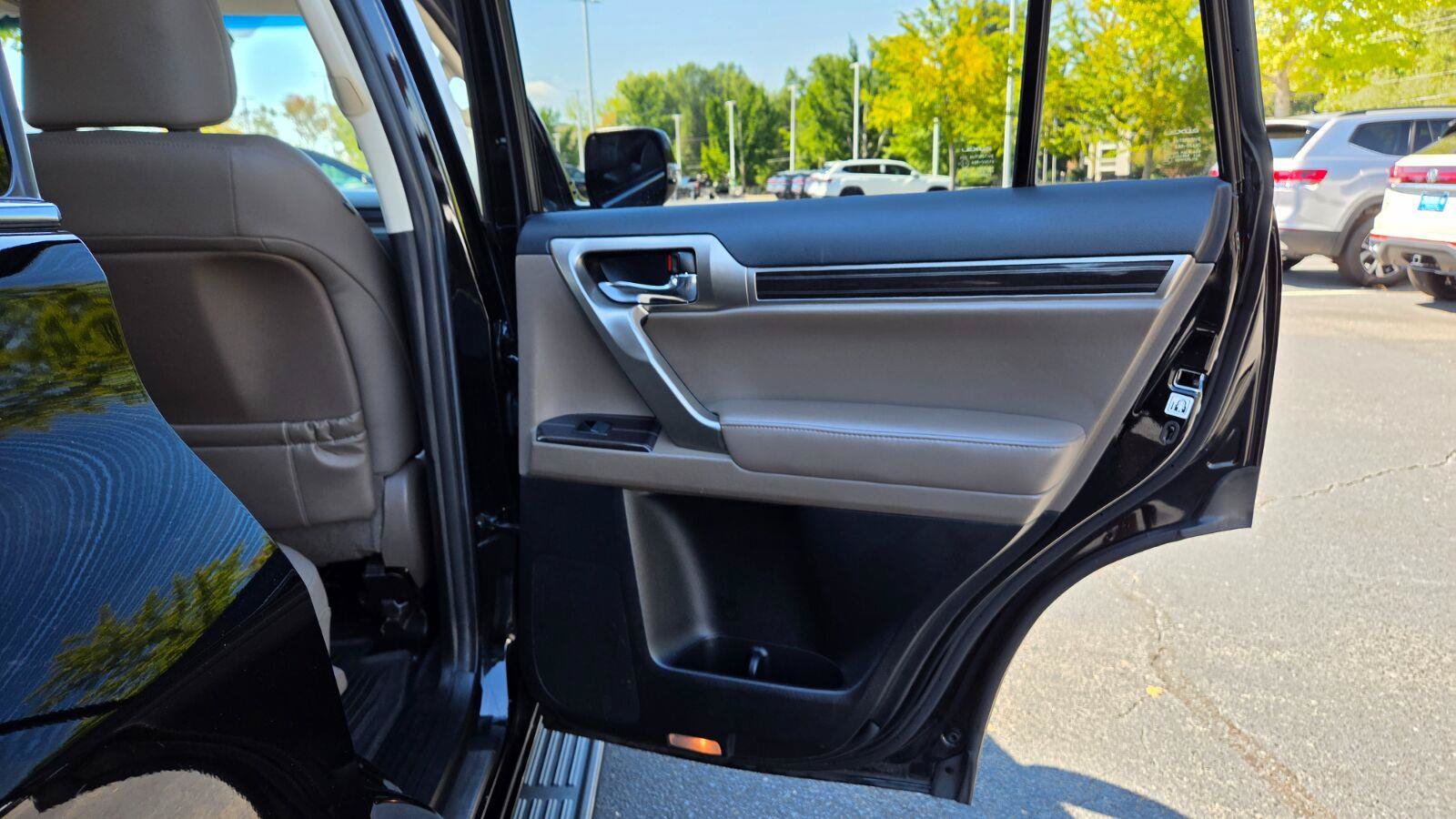 Used 2020 Lexus GX 460 Premium w/ Premium Package AWD/4WD image 61