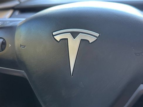 Used 2023 Tesla Model Y Long Range AWD/4WD image 48