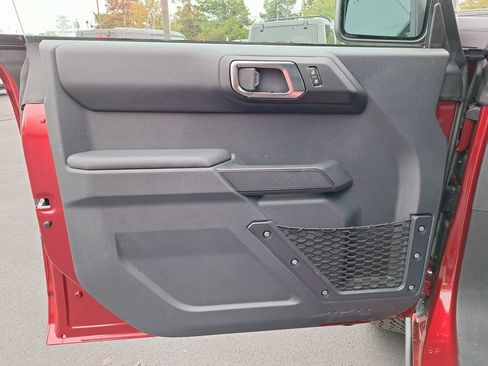 New 2025 Ford Bronco Badlands w/ Sasquatch Package image 2