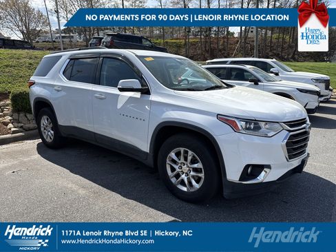 Used 2019 Chevrolet Traverse LT image 1