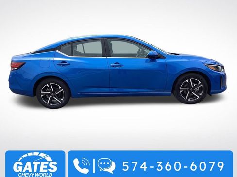 Used 2025 Nissan Sentra SV FWD image 9