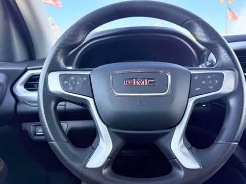 Used 2022 GMC Acadia SLE w/ Driver Convenience Package FWD image 17