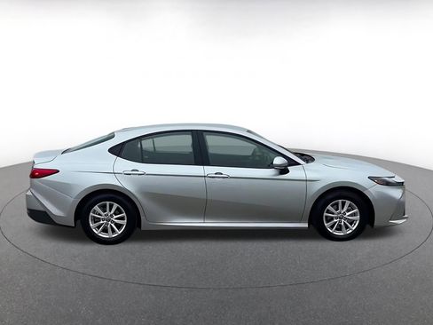 Used 2025 Toyota Camry LE image 16