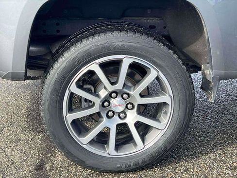 Used 2022 GMC Canyon Denali image 9