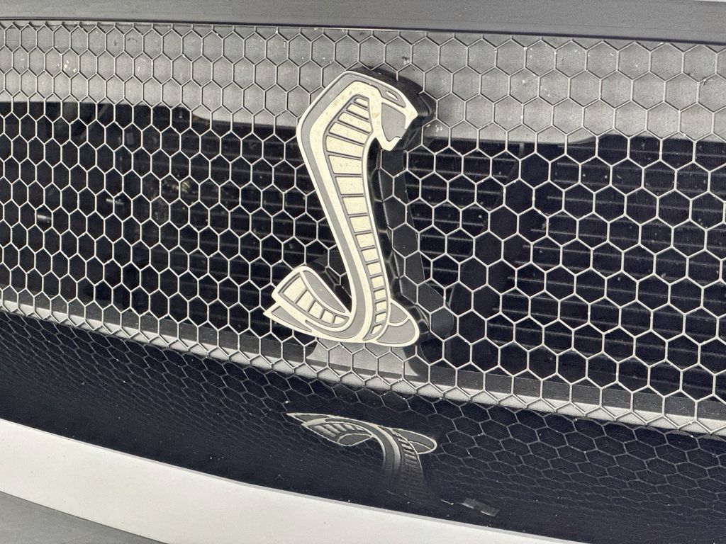 Used 2022 Ford Mustang Shelby GT500 w/ Carbon Fibre Track Pack RWD image 11