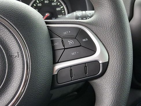 Used 2023 Jeep Renegade Latitude AWD/4WD image 22