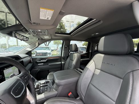 Used 2025 GMC Sierra 1500 Denali w/ Denali Reserve Package AWD/4WD image 27