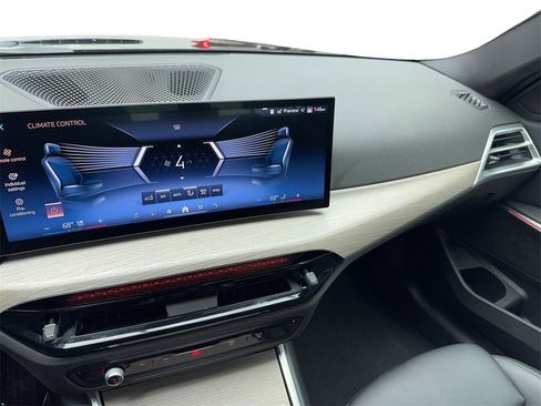 Used 2025 BMW 330i Sedan image 23