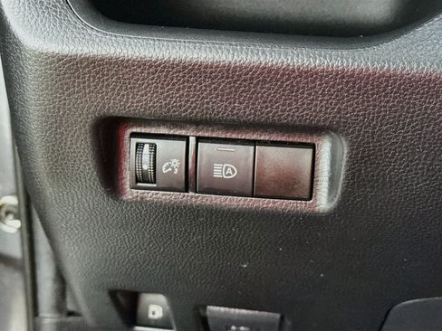 Used 2021 Toyota RAV4 LE AWD/4WD image 11